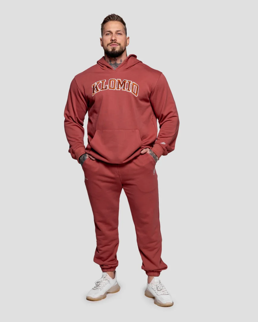 Pánská stylová oversized mikina s kapucí a přední kapsou v korálové barvě, pohodlná fitness mikina na cvičení a volný čas