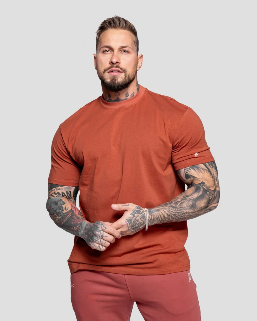 Pánské stylové volné triko v korálové barvě, pohodlné fitness triko pro cvičení a volný čas